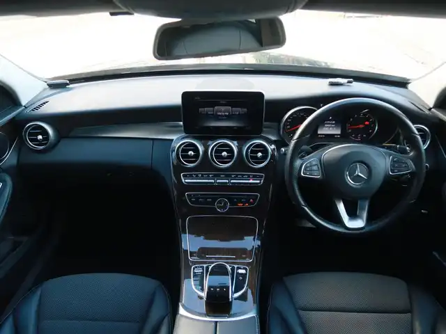 メルセデス・ベンツ Ｃ２００ アバンギャルド 千葉県 2016(平28)年 7.7万km オブシディアンブラック 純正ナビ　/フルセグＴＶ/Ｂｌｕｅｔｏｏｔｈ/バックカメラ/ドライブレコーダー/ハーフレザー /前席シートヒーター/ＥＴＣ２．０/ＬＥＤヘッドライト/クルコン　/パドルシフト/純正１７インチＡＷ/取説/保証書