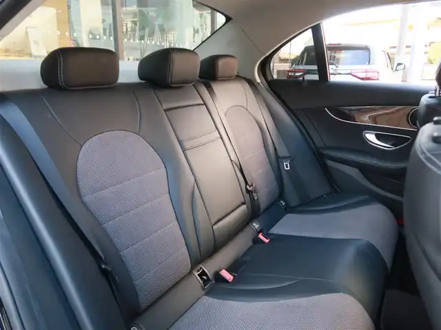 メルセデス・ベンツ Ｃ２００ アバンギャルド 千葉県 2016(平28)年 7.7万km オブシディアンブラック 純正ナビ　/フルセグＴＶ/Ｂｌｕｅｔｏｏｔｈ/バックカメラ/ドライブレコーダー/ハーフレザー /前席シートヒーター/ＥＴＣ２．０/ＬＥＤヘッドライト/クルコン　/パドルシフト/純正１７インチＡＷ/取説/保証書