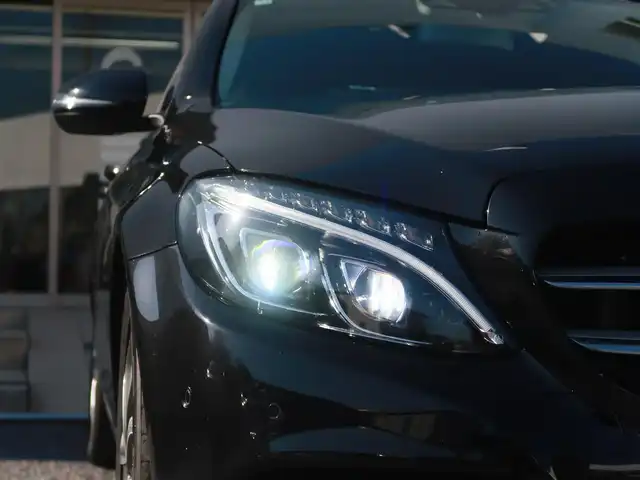 メルセデス・ベンツ Ｃ２００ アバンギャルド 千葉県 2016(平28)年 7.7万km オブシディアンブラック 純正ナビ　/フルセグＴＶ/Ｂｌｕｅｔｏｏｔｈ/バックカメラ/ドライブレコーダー/ハーフレザー /前席シートヒーター/ＥＴＣ２．０/ＬＥＤヘッドライト/クルコン　/パドルシフト/純正１７インチＡＷ/取説/保証書