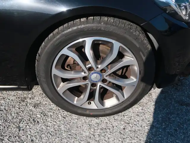 メルセデス・ベンツ Ｃ２００ アバンギャルド 千葉県 2016(平28)年 7.7万km オブシディアンブラック 純正ナビ　/フルセグＴＶ/Ｂｌｕｅｔｏｏｔｈ/バックカメラ/ドライブレコーダー/ハーフレザー /前席シートヒーター/ＥＴＣ２．０/ＬＥＤヘッドライト/クルコン　/パドルシフト/純正１７インチＡＷ/取説/保証書