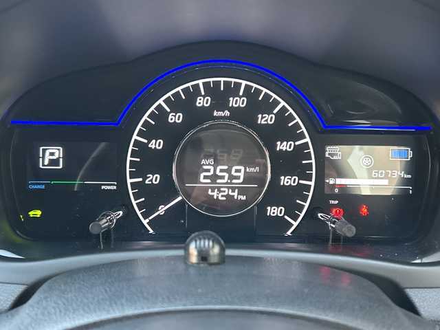 日産 ノート e－パワー メダリスト 大阪府 2018(平30)年 6.1万km シャイニングブルー インテリジェントエマージェンシーブレーキ/インテリジェントクルーズコントロール/踏み間違い衝突防止アシスト/LDW(車線逸脱警報）/インテリジェントLI(車線逸脱防止支援システム）/e-POWER Drive/ワンオーナー/純正ナビ(MM318D-W)/CD/DVD/Bluetooth/フルセグTV/SD/AM/FM/純正ドライブレコーダー(DJ4-D)/ETC/ハーフレザーシート/LEDヘッドライト/ハイビームアシスト/革巻ステアリング/ステアリングスイッチ/アームレスト/フロアマット/ドアバイザー/電動格納ミラー/プッシュスタート/インテリジェントキー×２/取扱説明書/ナビ取扱説明書/保証書