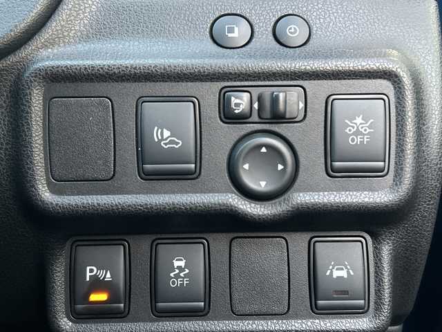 日産 ノート e－パワー メダリスト 大阪府 2018(平30)年 6.1万km シャイニングブルー インテリジェントエマージェンシーブレーキ/インテリジェントクルーズコントロール/踏み間違い衝突防止アシスト/LDW(車線逸脱警報）/インテリジェントLI(車線逸脱防止支援システム）/e-POWER Drive/ワンオーナー/純正ナビ(MM318D-W)/CD/DVD/Bluetooth/フルセグTV/SD/AM/FM/純正ドライブレコーダー(DJ4-D)/ETC/ハーフレザーシート/LEDヘッドライト/ハイビームアシスト/革巻ステアリング/ステアリングスイッチ/アームレスト/フロアマット/ドアバイザー/電動格納ミラー/プッシュスタート/インテリジェントキー×２/取扱説明書/ナビ取扱説明書/保証書