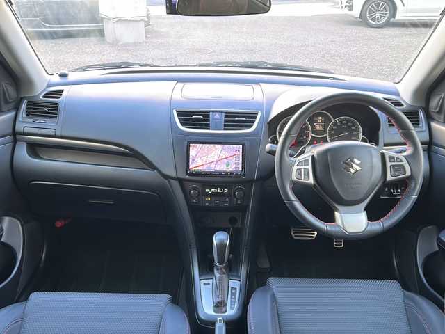 スズキ スイフト スポーツ 兵庫県 2015(平27)年 2.9万km スノーホワイトパール 社外SDナビ/　Bluetooth/USB/AUX/DVD/フルセグテレビ（走行中視聴可能）/ビルトインETC/MTモード付AT/前後ドライブレコーダー/クルーズコントロール/横滑り防止装置/ABS/盗難防止装置/スペアキー（1本）/純正フロアマット/純正アルミホイール（１７インチ）/エアバッグ（W）