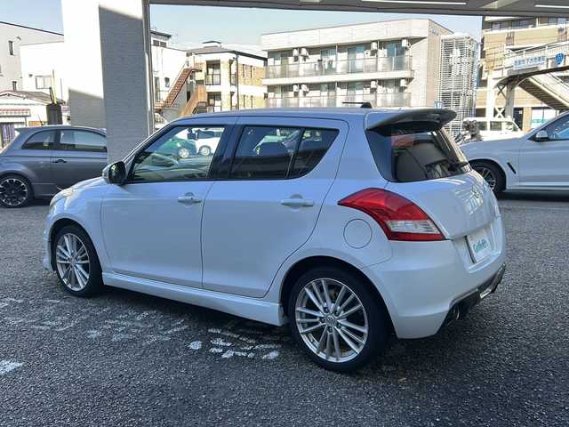 スズキ スイフト スポーツ 兵庫県 2015(平27)年 2.9万km スノーホワイトパール 社外SDナビ/　Bluetooth/USB/AUX/DVD/フルセグテレビ（走行中視聴可能）/ビルトインETC/MTモード付AT/前後ドライブレコーダー/クルーズコントロール/横滑り防止装置/ABS/盗難防止装置/スペアキー（1本）/純正フロアマット/純正アルミホイール（１７インチ）/エアバッグ（W）