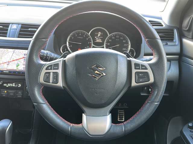 スズキ スイフト スポーツ 兵庫県 2015(平27)年 2.9万km スノーホワイトパール 社外SDナビ/　Bluetooth/USB/AUX/DVD/フルセグテレビ（走行中視聴可能）/ビルトインETC/MTモード付AT/前後ドライブレコーダー/クルーズコントロール/横滑り防止装置/ABS/盗難防止装置/スペアキー（1本）/純正フロアマット/純正アルミホイール（１７インチ）/エアバッグ（W）