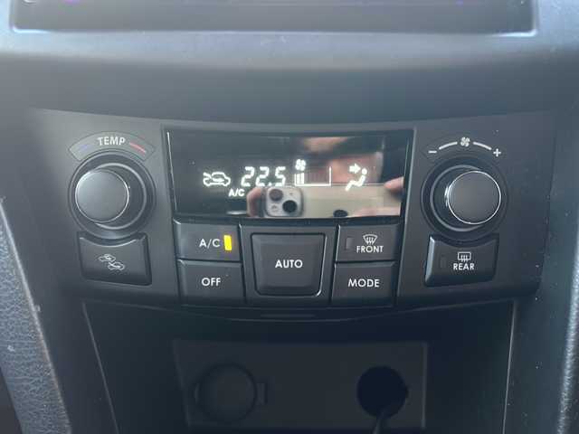 スズキ スイフト スポーツ 兵庫県 2015(平27)年 2.9万km スノーホワイトパール 社外SDナビ/　Bluetooth/USB/AUX/DVD/フルセグテレビ（走行中視聴可能）/ビルトインETC/MTモード付AT/前後ドライブレコーダー/クルーズコントロール/横滑り防止装置/ABS/盗難防止装置/スペアキー（1本）/純正フロアマット/純正アルミホイール（１７インチ）/エアバッグ（W）