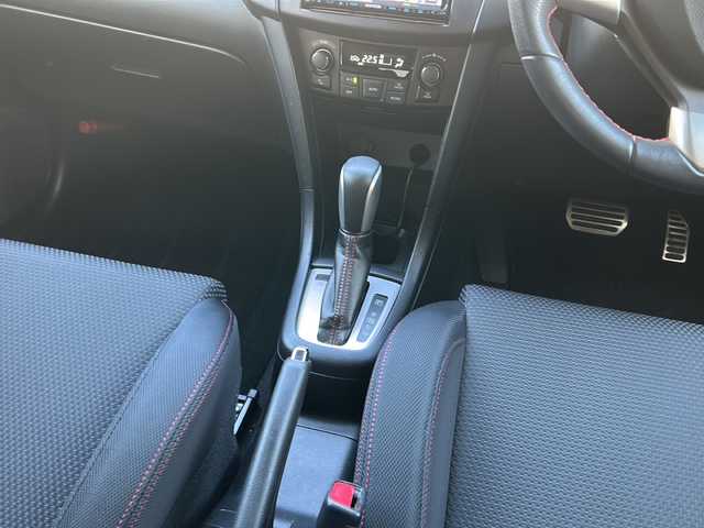 スズキ スイフト スポーツ 兵庫県 2015(平27)年 2.9万km スノーホワイトパール 社外SDナビ/　Bluetooth/USB/AUX/DVD/フルセグテレビ（走行中視聴可能）/ビルトインETC/MTモード付AT/前後ドライブレコーダー/クルーズコントロール/横滑り防止装置/ABS/盗難防止装置/スペアキー（1本）/純正フロアマット/純正アルミホイール（１７インチ）/エアバッグ（W）