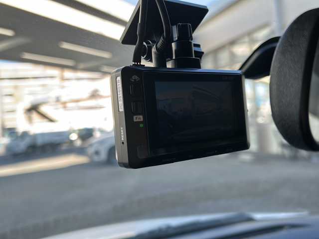 スズキ スイフト スポーツ 兵庫県 2015(平27)年 2.9万km スノーホワイトパール 社外SDナビ/　Bluetooth/USB/AUX/DVD/フルセグテレビ（走行中視聴可能）/ビルトインETC/MTモード付AT/前後ドライブレコーダー/クルーズコントロール/横滑り防止装置/ABS/盗難防止装置/スペアキー（1本）/純正フロアマット/純正アルミホイール（１７インチ）/エアバッグ（W）