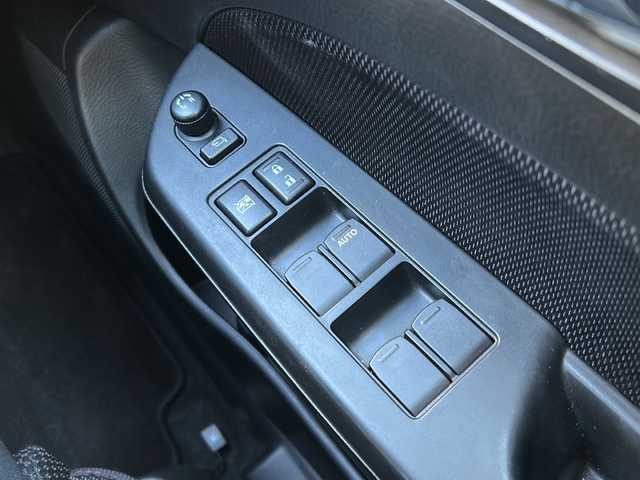 スズキ スイフト スポーツ 兵庫県 2015(平27)年 2.9万km スノーホワイトパール 社外SDナビ/　Bluetooth/USB/AUX/DVD/フルセグテレビ（走行中視聴可能）/ビルトインETC/MTモード付AT/前後ドライブレコーダー/クルーズコントロール/横滑り防止装置/ABS/盗難防止装置/スペアキー（1本）/純正フロアマット/純正アルミホイール（１７インチ）/エアバッグ（W）