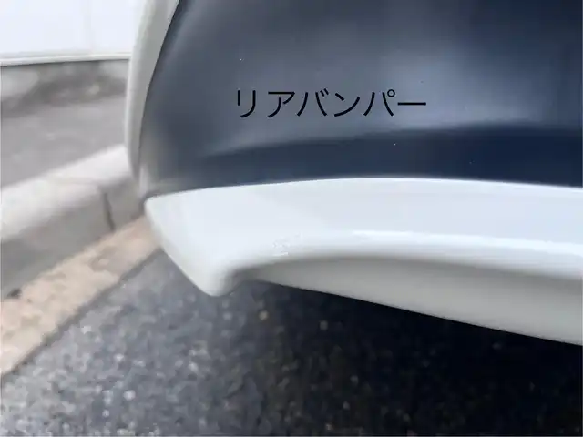 トヨタ プリウス S 三重県 2016(平28)年 6.7万km ホワイトパールクリスタルシャイン モデリスタフロントスポイラー/TRDサイドスカート/TRDリアバンパースポイラー/アルパイン9インチナビ(Bluetooth/CD/DVD/地デジTV/ラジオ)/バックカメラ/ETC/後席モニター/ドライブレコーダー/LEDヘッドランプ/LEDクリアランスランプ/LEDフロントフォグランプ/18インチホイール(AMD)/プッシュスタート