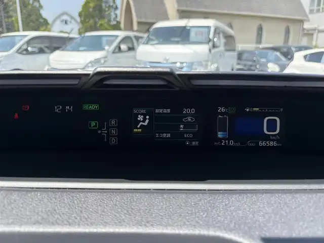 トヨタ プリウス S 三重県 2016(平28)年 6.7万km ホワイトパールクリスタルシャイン モデリスタフロントスポイラー/TRDサイドスカート/TRDリアバンパースポイラー/アルパイン9インチナビ(Bluetooth/CD/DVD/地デジTV/ラジオ)/バックカメラ/ETC/後席モニター/ドライブレコーダー/LEDヘッドランプ/LEDクリアランスランプ/LEDフロントフォグランプ/18インチホイール(AMD)/プッシュスタート