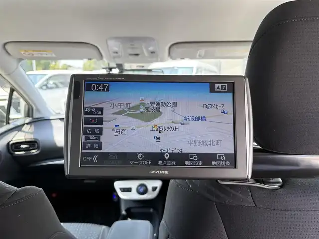 トヨタ プリウス S 三重県 2016(平28)年 6.7万km ホワイトパールクリスタルシャイン モデリスタフロントスポイラー/TRDサイドスカート/TRDリアバンパースポイラー/アルパイン9インチナビ(Bluetooth/CD/DVD/地デジTV/ラジオ)/バックカメラ/ETC/後席モニター/ドライブレコーダー/LEDヘッドランプ/LEDクリアランスランプ/LEDフロントフォグランプ/18インチホイール(AMD)/プッシュスタート
