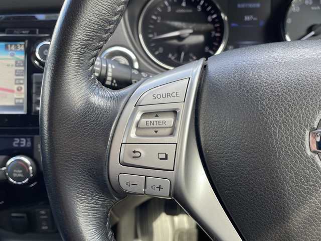 日産 エクストレイル 20Xt エマージェンシーブレーキ 青森県 2016(平28)年 9.3万km ブリリアントホワイトパール 4WD/純正SDナビ・フルセグTV/CD・DVD・Bluetooth/アラウンドビューモニター/前席シートヒーター/クルーズコントロール/パワーバックドア/パーキングアシスト/エマージェンシーブレーキ/レーンキープアシスト/前後ソナー/踏み間違い衝突防止アシスト/純正ビルトインETC/純正ドライブレコーダー/LEDヘッドライト/フォグランプ/社外17インチアルミ/ルーフレール/インテリキー/プッシュスタート