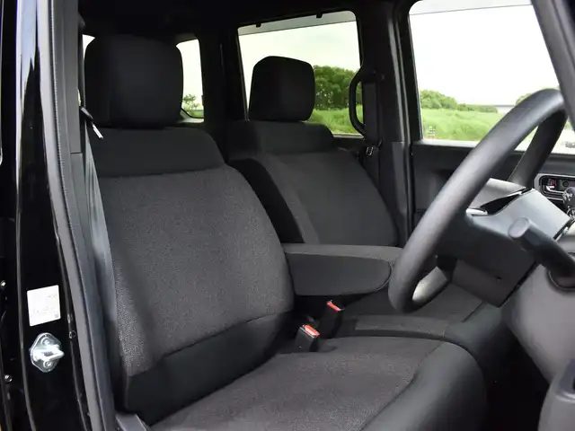 ホンダ Ｎ ＢＯＸ カスタム 福岡県 2024(令6)年 0.4万km クリスタルブラックパール ワンオーナー/純正9インチナビ/フルセグTV・BT・CD・DVD・FM・AM/バックカメラ/ETC/ナビ連動前後ドライブレコーダー/パワースライドドア/ホンダセンシング/ブレーキホールド/シートヒーター/純正14インチアルミホイール/保証書・取説・スペアキー