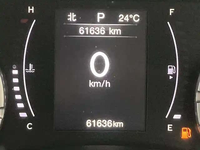 クライスラー・ジープ ジープ レネゲード ロンジチュード 熊本県 2020(令2)年 6.2万km パール ・スマートキー/・プッシュスタート/・前面衝突警報ブレーキ/・レーンセンス/・パーキングセンサー/・ブラインドスポットモニター/・アクティブヘッドライト/・クルーズコントロール/・純正ディスプレイオーディオ/　【Bluetooth・USB・AUX】/・バックカメラ/・フォグランプ/・純正マット