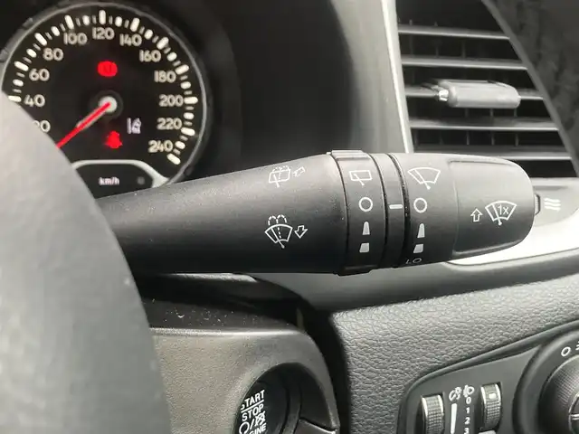 クライスラー・ジープ ジープ レネゲード ロンジチュード 熊本県 2020(令2)年 6.2万km パール ・スマートキー/・プッシュスタート/・前面衝突警報ブレーキ/・レーンセンス/・パーキングセンサー/・ブラインドスポットモニター/・アクティブヘッドライト/・クルーズコントロール/・純正ディスプレイオーディオ/　【Bluetooth・USB・AUX】/・バックカメラ/・フォグランプ/・純正マット