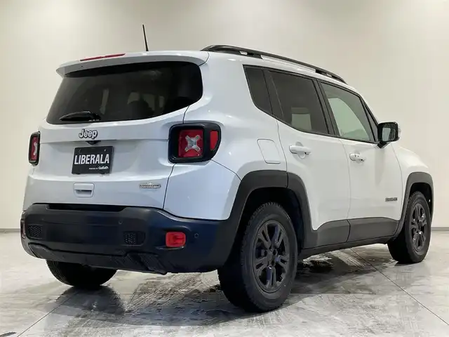 クライスラー・ジープ ジープ レネゲード ロンジチュード 熊本県 2020(令2)年 6.2万km パール ・スマートキー/・プッシュスタート/・前面衝突警報ブレーキ/・レーンセンス/・パーキングセンサー/・ブラインドスポットモニター/・アクティブヘッドライト/・クルーズコントロール/・純正ディスプレイオーディオ/　【Bluetooth・USB・AUX】/・バックカメラ/・フォグランプ/・純正マット