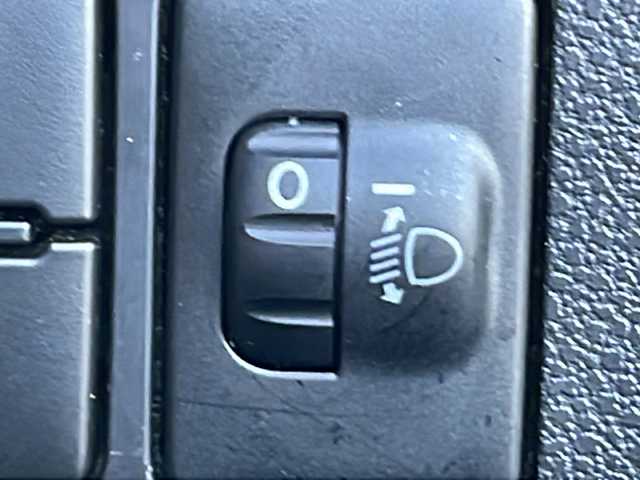 ダイハツ ミラ トコット L SA Ⅲ 富山県 2019(平31)年 2.7万km ブラックマイカメタリック 4WD/純正オーディオ/Bluetooth/USB/CD/衝突軽減ブレーキ/コーナーセンサー/オートハイビーム/横滑り防止装置/社外アルミホイール/リモコンキー/純正フロアマット/純正ドアバイザー