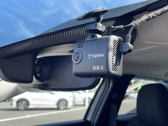 マツダ マツダ３セダン 15S ツーリング 長野県 2023(令5)年 3.4万km プラチナクォーツメタリック i-ACTIVSENSE/・スマートブレーキサポート/・全車速追従機能付レーダークルーズコントロール/・車線逸脱警報システム/・ブラインドスポットモニタリング/・後側方接近車両検知/・パーキングセンサー/・アクティブドライビングディスプレイ/マツダコネクト8.8インチセンターディスプレイ/（CD/DVD/フルセグTV/BT/HDMI）/360度ビューモニター/ビルトインETC/ドライブレコーダー（F・R）/革巻きステアリング/ステアリングスイッチ/アイドリングストップ/電動パーキングブレーキ/ブレーキホールド/ディミングターンシグナル/LEDヘッドライト/オートライト/オートハイビーム/スマートキー/Pスタート/電動格納ミラー/純正フロアマット/純正18インチAW/純正18インチAW1本積み込み