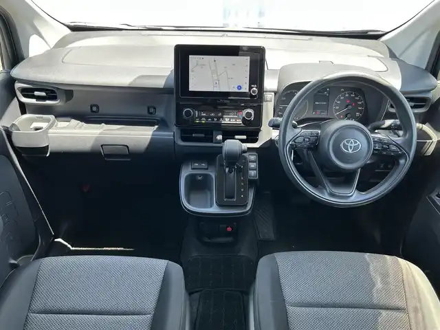 トヨタ シエンタ ハイブリッド G 熊本県 2023(令5)年 2.3万km ダークグレー ワンオーナー/純正ディスプレイオーディオ/・AM/FM/USB/BT/・フルセグTV/・AppleCarPlay/AndroidAuto/全周囲カメラ/・フロント/サイド/バック/トヨタセーフティセンス/・レーンディパーチャーアラート/・ブラインドスポットモニター/・プリクラッシュセーフティ/・プロアクティブドライビングアシスト/・リヤクロストラフィックアラート/・パーキングサポートブレーキ/・ロードサインアシスト/・クリアランスソナー/・レーダークルーズコントロール/・オートマチックハイビーム/前後コーナーセンサー/ステアリングリモコン/オートライト/・LEDライト/・ヘッドライトレベライザー/電動格納ミラー/・ウィンカーミラー/テレビキャンセラー/ビルトインETC/純正ドアバイザー/純正フロアマット/スマートキー/・スペアキー