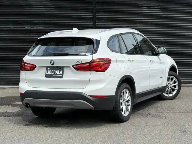 ＢＭＷ Ｘ１ sDrive 18i 静岡県 2016(平28)年 5万km アルピンホワイトⅢ ワンオーナー/純正ナビ/(CD/DVD/Bluetooth)/衝突被害軽減システム/バックカメラ /コンフォートアクセス/ETC/フロアマット/純正17インチアルミホイール/フロントフォグランプ/保証書/取扱説明書/スペアキー