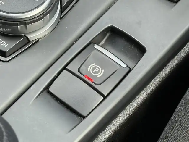 ＢＭＷ Ｘ１ sDrive 18i 静岡県 2016(平28)年 5万km アルピンホワイトⅢ ワンオーナー/純正ナビ/(CD/DVD/Bluetooth)/衝突被害軽減システム/バックカメラ /コンフォートアクセス/ETC/フロアマット/純正17インチアルミホイール/フロントフォグランプ/保証書/取扱説明書/スペアキー