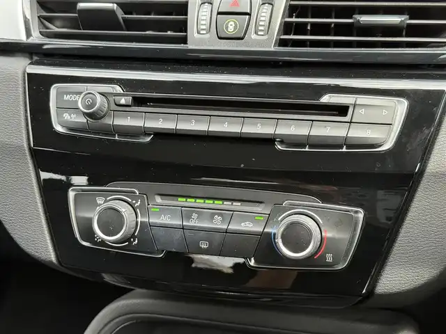 ＢＭＷ Ｘ１ sDrive 18i 静岡県 2016(平28)年 5万km アルピンホワイトⅢ ワンオーナー/純正ナビ/(CD/DVD/Bluetooth)/衝突被害軽減システム/バックカメラ /コンフォートアクセス/ETC/フロアマット/純正17インチアルミホイール/フロントフォグランプ/保証書/取扱説明書/スペアキー