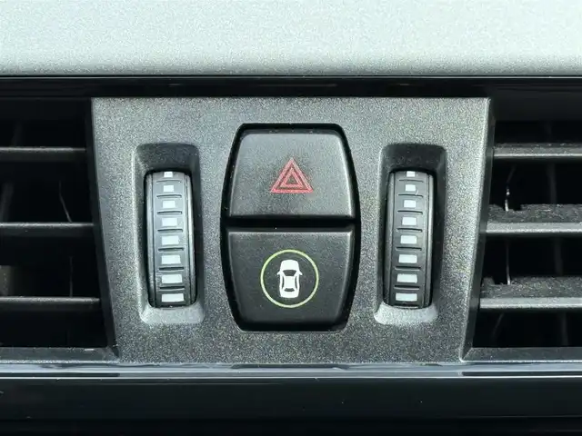 ＢＭＷ Ｘ１ sDrive 18i 静岡県 2016(平28)年 5万km アルピンホワイトⅢ ワンオーナー/純正ナビ/(CD/DVD/Bluetooth)/衝突被害軽減システム/バックカメラ /コンフォートアクセス/ETC/フロアマット/純正17インチアルミホイール/フロントフォグランプ/保証書/取扱説明書/スペアキー