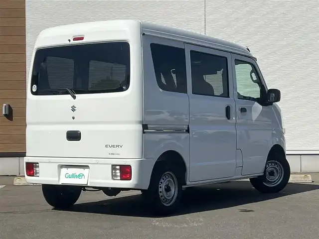 スズキ エブリイ PA 秋田県 2024(令6)年 2.3万km スペリアホワイト ４WD/禁煙車/スズキセーフティサポート/衝突被害軽減ブレーキデュアルカメラブレーキサポート/純正ラジオ付き時計パネル（AM/FM）/スズキ純正12インチアルミ（夏タイヤ装着）/アイドリングストップ/コーナーセンサー/レーンキープアシスト/オートマチックハイビーム/オートライト/パワーステアリング/ヘッドライトレベライザー/横滑り防止/寒冷地仕様/保証書/取扱説明書/記録簿/スペアキー1本有