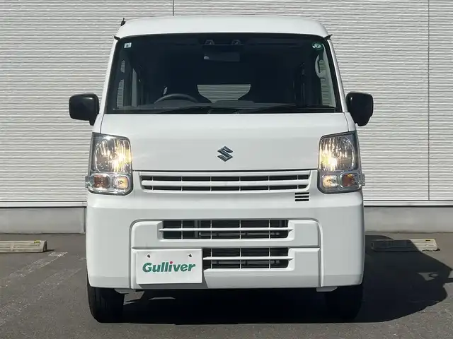 スズキ エブリイ PA 秋田県 2024(令6)年 2.3万km スペリアホワイト ４WD/禁煙車/スズキセーフティサポート/衝突被害軽減ブレーキデュアルカメラブレーキサポート/純正ラジオ付き時計パネル（AM/FM）/スズキ純正12インチアルミ（夏タイヤ装着）/アイドリングストップ/コーナーセンサー/レーンキープアシスト/オートマチックハイビーム/オートライト/パワーステアリング/ヘッドライトレベライザー/横滑り防止/寒冷地仕様/保証書/取扱説明書/記録簿/スペアキー1本有