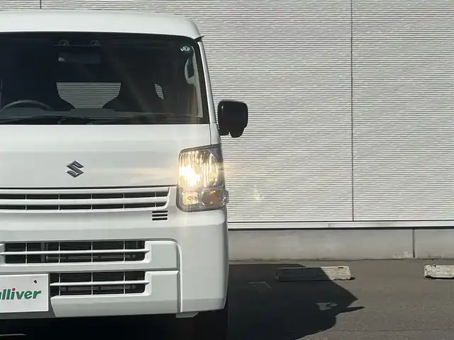 スズキ エブリイ PA 秋田県 2024(令6)年 2.3万km スペリアホワイト ４WD/禁煙車/スズキセーフティサポート/衝突被害軽減ブレーキデュアルカメラブレーキサポート/純正ラジオ付き時計パネル（AM/FM）/スズキ純正12インチアルミ（夏タイヤ装着）/アイドリングストップ/コーナーセンサー/レーンキープアシスト/オートマチックハイビーム/オートライト/パワーステアリング/ヘッドライトレベライザー/横滑り防止/寒冷地仕様/保証書/取扱説明書/記録簿/スペアキー1本有