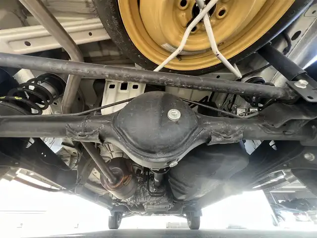 スズキ エブリイ PA 秋田県 2024(令6)年 2.3万km スペリアホワイト ４WD/禁煙車/スズキセーフティサポート/衝突被害軽減ブレーキデュアルカメラブレーキサポート/純正ラジオ付き時計パネル（AM/FM）/スズキ純正12インチアルミ（夏タイヤ装着）/アイドリングストップ/コーナーセンサー/レーンキープアシスト/オートマチックハイビーム/オートライト/パワーステアリング/ヘッドライトレベライザー/横滑り防止/寒冷地仕様/保証書/取扱説明書/記録簿/スペアキー1本有