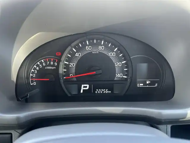 スズキ エブリイ PA 秋田県 2024(令6)年 2.3万km スペリアホワイト ４WD/禁煙車/スズキセーフティサポート/衝突被害軽減ブレーキデュアルカメラブレーキサポート/純正ラジオ付き時計パネル（AM/FM）/スズキ純正12インチアルミ（夏タイヤ装着）/アイドリングストップ/コーナーセンサー/レーンキープアシスト/オートマチックハイビーム/オートライト/パワーステアリング/ヘッドライトレベライザー/横滑り防止/寒冷地仕様/保証書/取扱説明書/記録簿/スペアキー1本有
