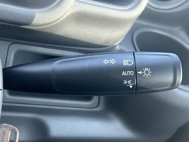 スズキ エブリイ PA 秋田県 2024(令6)年 2.3万km スペリアホワイト ４WD/禁煙車/スズキセーフティサポート/衝突被害軽減ブレーキデュアルカメラブレーキサポート/純正ラジオ付き時計パネル（AM/FM）/スズキ純正12インチアルミ（夏タイヤ装着）/アイドリングストップ/コーナーセンサー/レーンキープアシスト/オートマチックハイビーム/オートライト/パワーステアリング/ヘッドライトレベライザー/横滑り防止/寒冷地仕様/保証書/取扱説明書/記録簿/スペアキー1本有