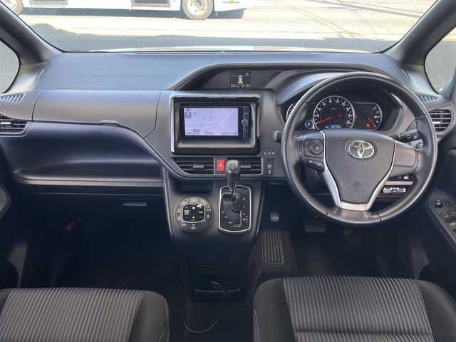 トヨタ ノア Si 茨城県 2014(平26)年 6.3万km ホワイトパールクリスタルシャイン 純正SDナビ/　(AM/FM/CD/DVD/TV/SD/Bluetooth)/フルセグTV/バックカメラ/両側パワースライドドア/ステアリングスイッチ/革巻きステアリング/ドライブレコーダー/ETC/アイドリングストップ/横滑り防止装置/LEDヘッドライト/オートライト/フォグランプ/純正アルミホイール16インチ/スマートキー/スペアキー/プッシュスタート/電格ミラー/ウィンカーミラー/純正フロアマット/ドアバイザー
