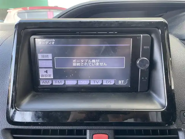 トヨタ ノア Si 茨城県 2014(平26)年 6.3万km ホワイトパールクリスタルシャイン 純正SDナビ/　(AM/FM/CD/DVD/TV/SD/Bluetooth)/フルセグTV/バックカメラ/両側パワースライドドア/ステアリングスイッチ/革巻きステアリング/ドライブレコーダー/ETC/アイドリングストップ/横滑り防止装置/LEDヘッドライト/オートライト/フォグランプ/純正アルミホイール16インチ/スマートキー/スペアキー/プッシュスタート/電格ミラー/ウィンカーミラー/純正フロアマット/ドアバイザー