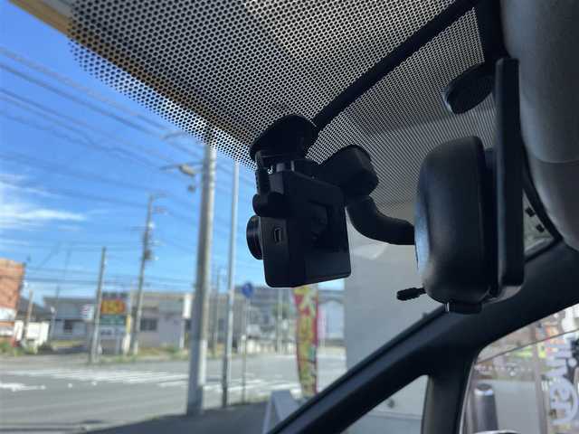 トヨタ ノア Si 茨城県 2014(平26)年 6.3万km ホワイトパールクリスタルシャイン 純正SDナビ/　(AM/FM/CD/DVD/TV/SD/Bluetooth)/フルセグTV/バックカメラ/両側パワースライドドア/ステアリングスイッチ/革巻きステアリング/ドライブレコーダー/ETC/アイドリングストップ/横滑り防止装置/LEDヘッドライト/オートライト/フォグランプ/純正アルミホイール16インチ/スマートキー/スペアキー/プッシュスタート/電格ミラー/ウィンカーミラー/純正フロアマット/ドアバイザー