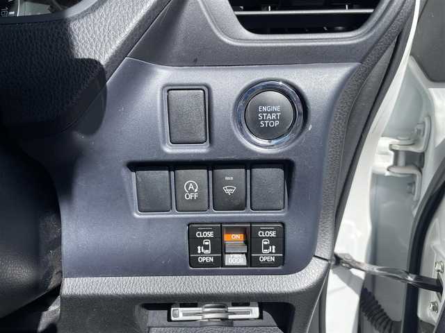 トヨタ ノア Si 茨城県 2014(平26)年 6.3万km ホワイトパールクリスタルシャイン 純正SDナビ/　(AM/FM/CD/DVD/TV/SD/Bluetooth)/フルセグTV/バックカメラ/両側パワースライドドア/ステアリングスイッチ/革巻きステアリング/ドライブレコーダー/ETC/アイドリングストップ/横滑り防止装置/LEDヘッドライト/オートライト/フォグランプ/純正アルミホイール16インチ/スマートキー/スペアキー/プッシュスタート/電格ミラー/ウィンカーミラー/純正フロアマット/ドアバイザー