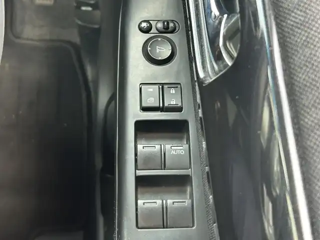 ホンダ Ｎ ＢＯＸ カスタム G Lパッケージ 岡山県 2016(平28)年 7.1万km プレミアムベルベットパープル・パール 登録時走行距離70985km/社外ナビ（AVIC-RZ300)/フルセグTV(AM.FM.CD.DVD.TV)/パワースライドドア/両側スライドドア/バックカメラ/ETC/横滑り防止装置/オートライト/アイドリングストップ/14インチ純正AW/フロアマット/スマートキー/スペアキー/プッシュスタート/ドアバイザー/ウィンカーミラー/保証書/取扱説明書