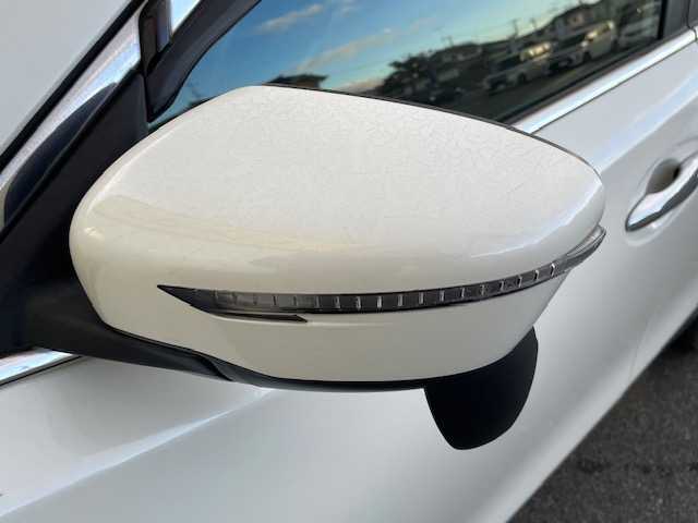 日産 エクストレイル 20X エマージェンシーブレーキ 福島県 2016(平28)年 8.7万km ブリリアントホワイトパール (株)IDOMが運営する【じしゃロンいわき店】の自社ローン専用車両になります。こちらは現金またはオートローンご利用時の価格です。自社ローンご希望の方は別途その旨お申付け下さい/登録時走行距離86720km/メモリーナビ/バックカメラ/プッシュスタート/スマートキー/エマージェンシーブレーキ/フルセグTV/カプロンシート/シートヒーター/純正アルミホイール