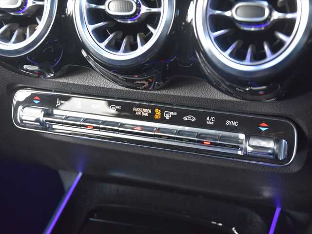 メルセデス・ベンツ Ｍ・ベンツ ＧＬＢ２００ｄ 4マチック AMGライン 和歌山県 2021(令3)年 6.6万km 黒 レザーエクスクルーシブパッケージ /アドバンスドパッケージ /黒グレーコンビ革 /ACC /純正ナビ /フルセグ /全方位カメラ /HUD /電動バックドア /パーキングアシスト /アンビエントライト /前席シートヒーター /純正ドラレコ /ルーフレール /ETC