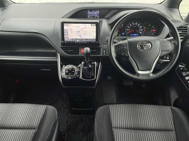 トヨタ ヴォクシー ZS 煌Ⅱ 静岡県 2019(令1)年 3.8万km ブラック /社外ナビ/地デジTV//社外CD/DVD/Bluetooth//バックカメラ//フリップダウンリアモニター//両側パワースライドドア//セーフティセンス//オートハイビーム//レーンキープアシスト//クルーズコントロール//純正16インチAW//ETC//LEDヘッドライト//スマートキー