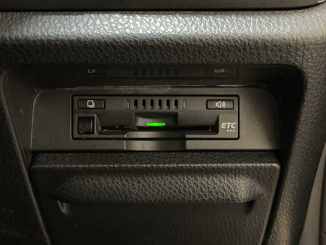 トヨタ ヴォクシー ZS 煌Ⅲ 新潟県 2020(令2)年 5.1万km ブラック 4WD/純正10インチSDナビ(NSZN-Z68T)/CD/DVD/BT/フルセグテレビ/バックカメラ/ETC/ドライブレコーダー/フリップダウンモニター/衝突被害軽減ブレーキ/レーンキープアシスト/クルーズコントロール/両側パワースライドドア/半革シート/MTモード付AT/コーナーセンサー/ステアリングスイッチ/スマートキー/プッシュスタート/LEDヘッドライト/オートライト/オートハイビーム/フォグランプ/純正16インチアルミホイール