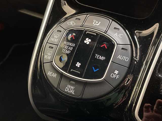 トヨタ ヴォクシー ZS 煌Ⅲ 新潟県 2020(令2)年 5.1万km ブラック 4WD/純正10インチSDナビ(NSZN-Z68T)/CD/DVD/BT/フルセグテレビ/バックカメラ/ETC/ドライブレコーダー/フリップダウンモニター/衝突被害軽減ブレーキ/レーンキープアシスト/クルーズコントロール/両側パワースライドドア/半革シート/MTモード付AT/コーナーセンサー/ステアリングスイッチ/スマートキー/プッシュスタート/LEDヘッドライト/オートライト/オートハイビーム/フォグランプ/純正16インチアルミホイール