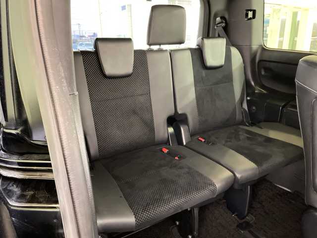 トヨタ ヴォクシー ZS 煌Ⅲ 新潟県 2020(令2)年 5.1万km ブラック 4WD/純正10インチSDナビ(NSZN-Z68T)/CD/DVD/BT/フルセグテレビ/バックカメラ/ETC/ドライブレコーダー/フリップダウンモニター/衝突被害軽減ブレーキ/レーンキープアシスト/クルーズコントロール/両側パワースライドドア/半革シート/MTモード付AT/コーナーセンサー/ステアリングスイッチ/スマートキー/プッシュスタート/LEDヘッドライト/オートライト/オートハイビーム/フォグランプ/純正16インチアルミホイール