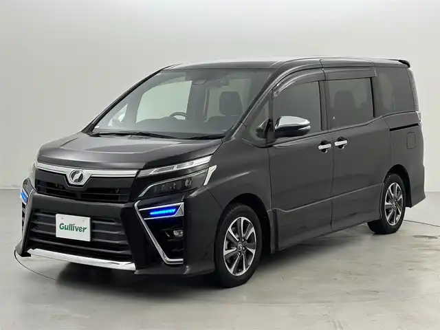 トヨタ ヴォクシー ZS 煌 福岡県 2018(平30)年 4.4万km ブラック アルパイン後席モニター／９型ナビ　/バックカメラ　/ＥＴＣ　/ドラレコ　/クルーズコントロール　/コーナーセンサー　/衝突被害軽減ブレーキ　/レーンキープ　/両側電動スライドドア　/ＭＴモード付ＡＴ　/純正１６インチＡＷ　/ＬＥＤヘッドライト