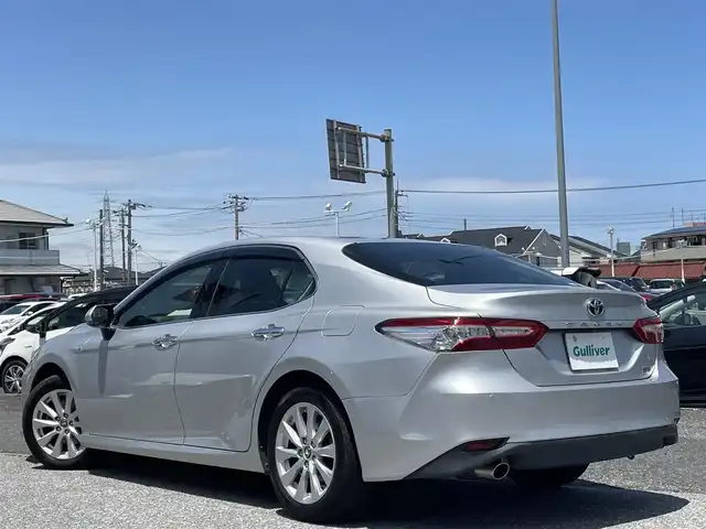 トヨタ カムリ G 千葉県 2017(平29)年 3.4万km シルバーM ワンオーナー/Toyota Safety Sense/・プリクラッシュセーフティ/・レーンディパーチャーアラート（ステアリング制御付）/・オートマチックハイビーム/・レーダークルーズコントロール（全車速追従機能付）/純正９インチメモリナビ/・フルセグTV/BT/DVD/ラジオ/バックカメラ/ETC/パワーシート/取扱説明書/保証書/スペアキー