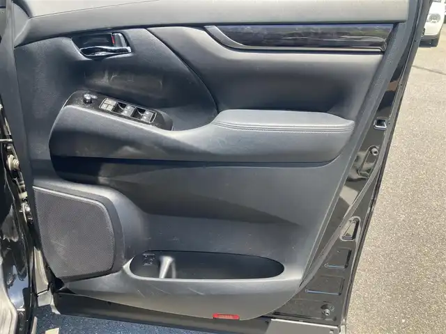 トヨタ アルファード S 岡山県 2018(平30)年 4.8万km ブラック ALPINE11インチナビ/フルセグTV、CD、DVD、Bluetooth、AM、FM/フリップダウンモニター/デジタルインナーミラー/バックカメラ/ETC/両側パワースライドドア/前後コーナーセンサー/前方ドライブレコーダーDRY-ST5100/プリクラッシュセーフティ/クリアランスソナー/レーントレーシングアシスト/パーキングサポートアシスト/ロードサインアシスト/レーダークルーズコントロール