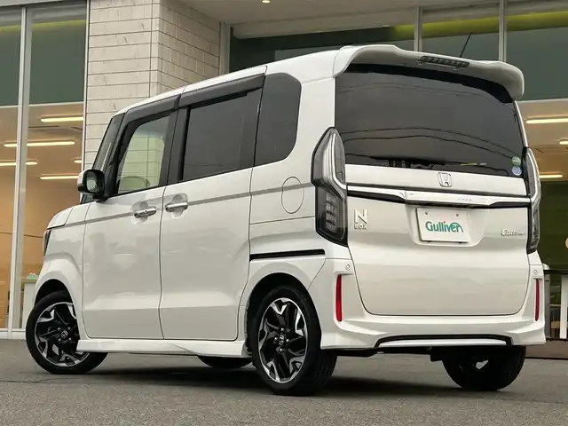ホンダ Ｎ ＢＯＸ 兵庫県 2020(令2)年 3.2万km プラチナホワイトパール 純正7インチナビ/BTオーディオ/フルセグTV/前後ドライブレコーダー/ETC/両側パワースライドドア/パドルシフト/ハーフレザーシート/純正フロアマット/前席シートヒーター/ステアリングスイッチ/クルーズコントロール（追従走行アリ）/LEDライト