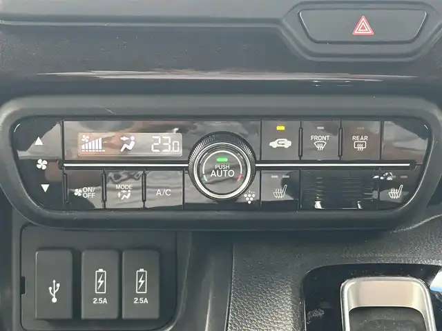 ホンダ Ｎ ＢＯＸ 兵庫県 2020(令2)年 3.2万km プラチナホワイトパール 純正7インチナビ/BTオーディオ/フルセグTV/前後ドライブレコーダー/ETC/両側パワースライドドア/パドルシフト/ハーフレザーシート/純正フロアマット/前席シートヒーター/ステアリングスイッチ/クルーズコントロール（追従走行アリ）/LEDライト